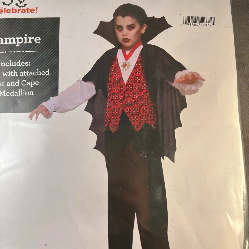 Vampire Boys Costume Size Small 6/7‎ Shirt Vest Cape Medallion New In Package